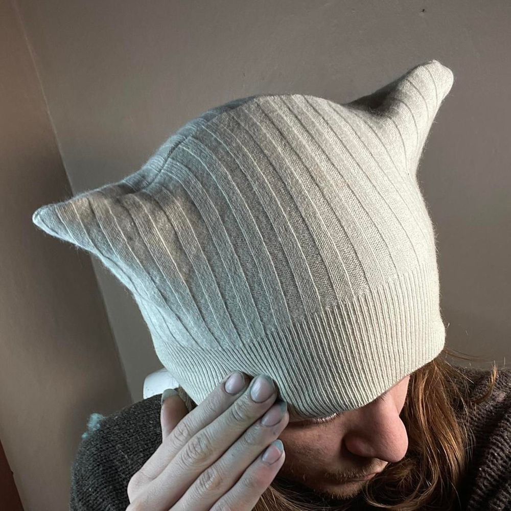 unisex
cat beanie 100 cashmere